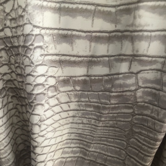 Top - Picture 2 of 5